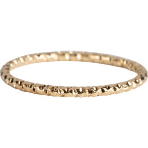 Charmins Goudkleurige Bewerkte Ring met Onregelmatig Motief R799